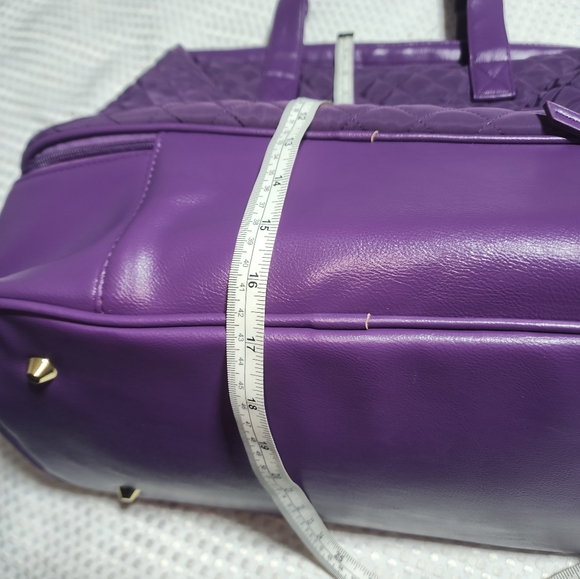 TRIFORCE EUC XL 18" CARRY ON QUILTED FRAMED OPENING WEEKENDER BAG - Picture 4 of 13